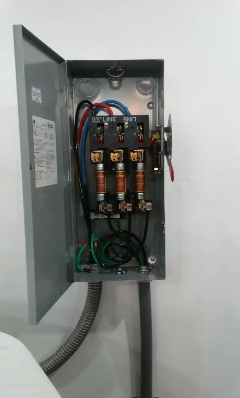 Three-phase disconnect switch installed for Smoke Detector Installation in Baldwin